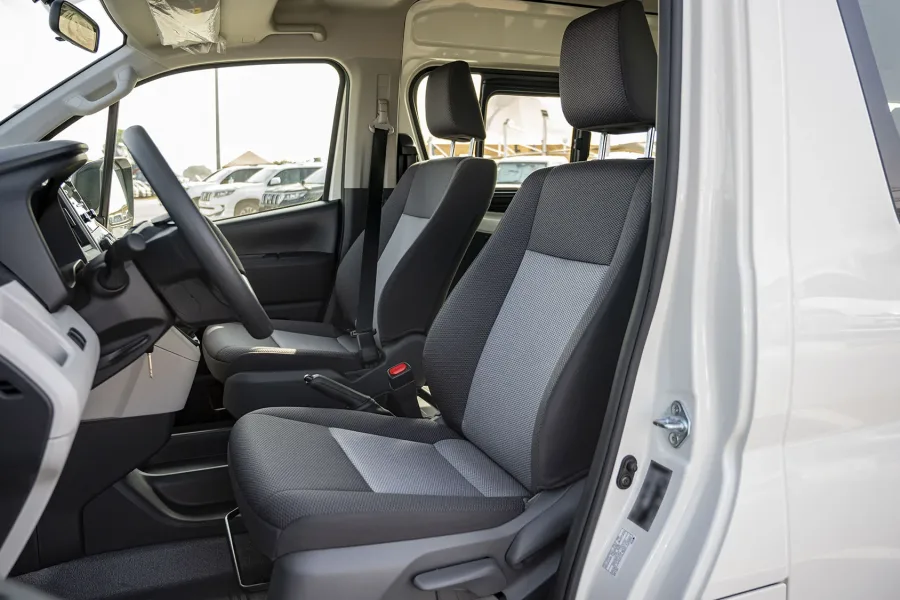 Private Hiace Transfer Hurghada – Spacious Ride for Up to 8 Passengers